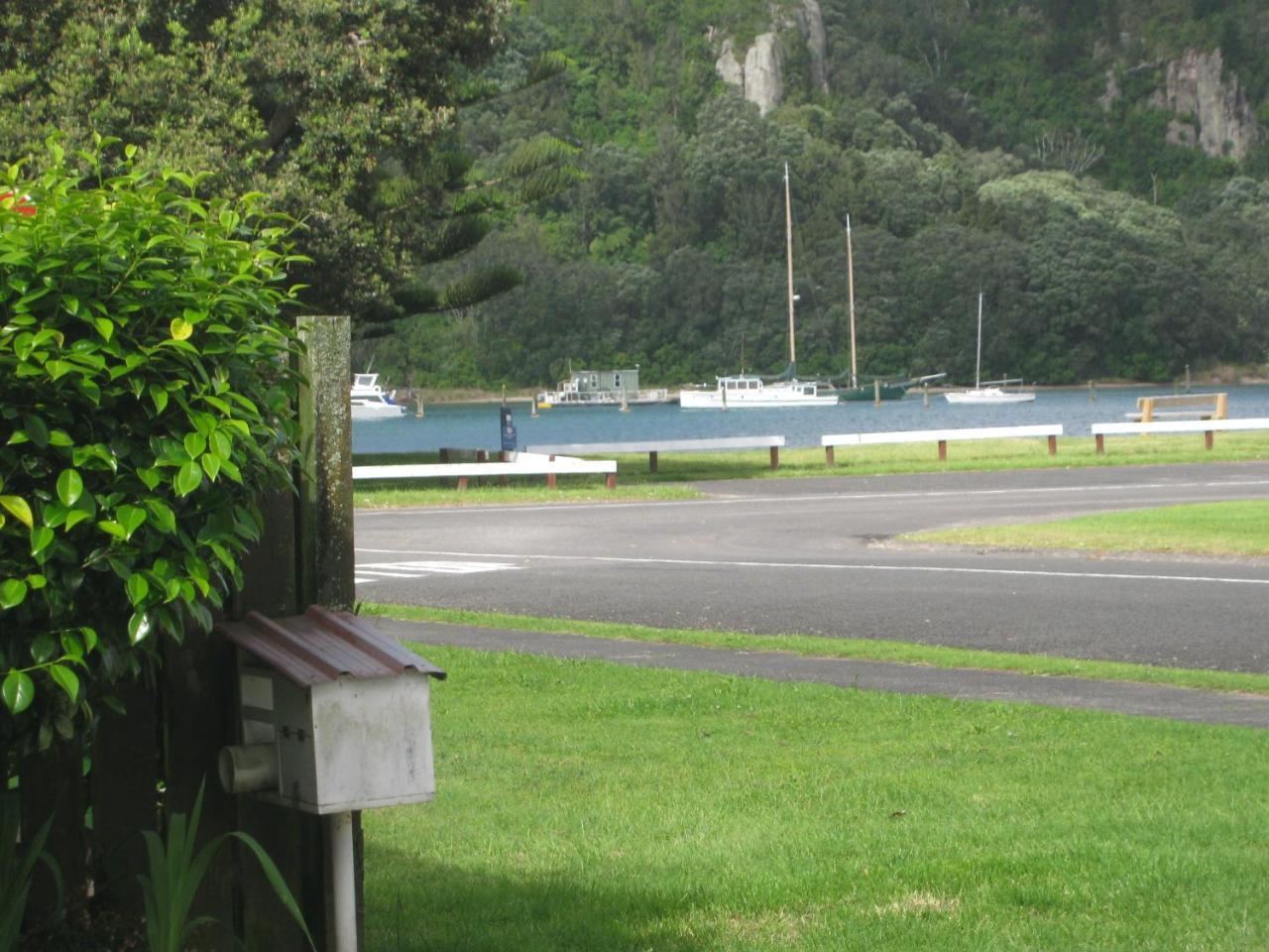Harbour Inn Whangamata Buitenkant foto